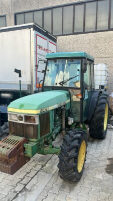 JOHN DEERE 5500 N