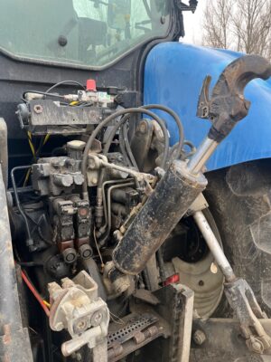 NEW HOLLAND T 7040 - immagine 6