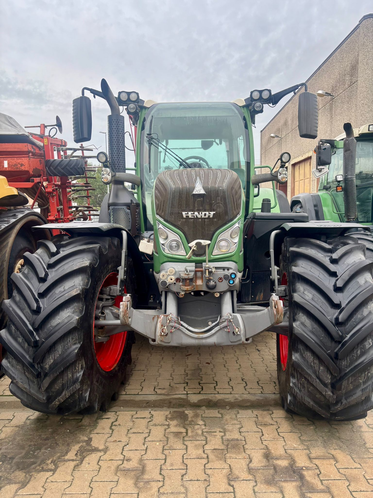 Trattore Usato FENDT 724 SCR - immagine 2