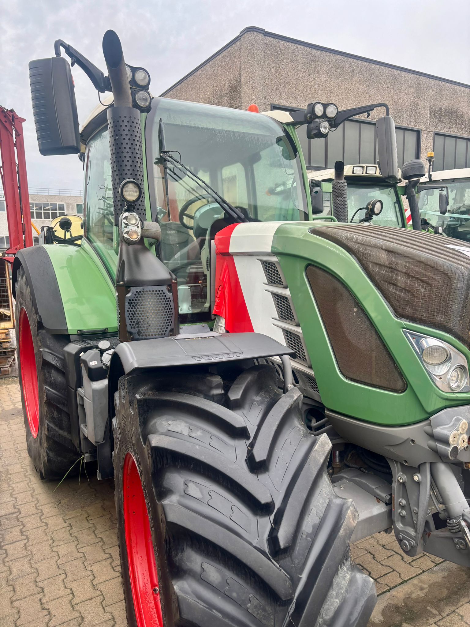 Trattore Usato FENDT 724 SCR - immagine 3