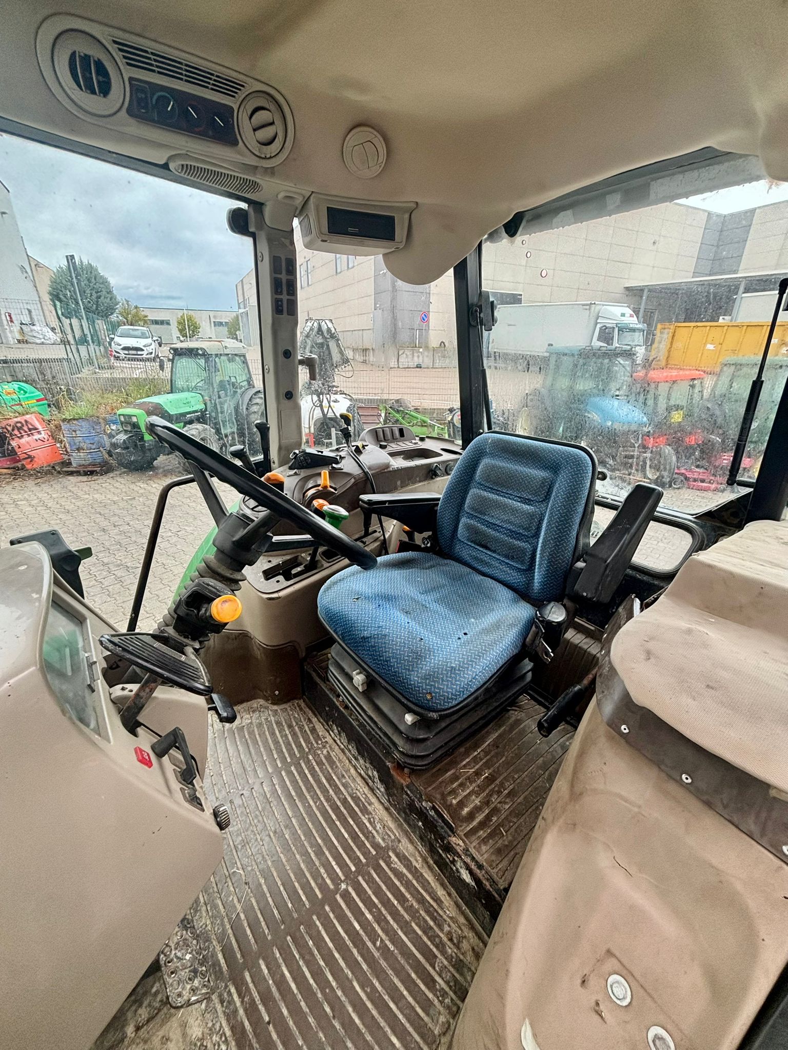 Trattore Usato JOHN DEERE 5820 - immagine 5